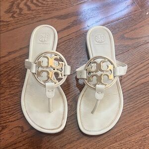 Tory Burch Women's Sandals in White and Gold